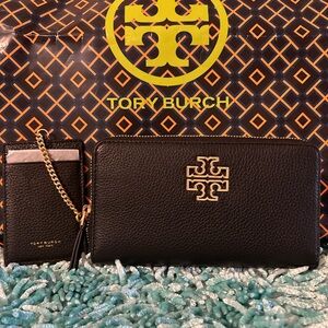 Brand New Authentic Tory Burch Britten Zip Continental Black / 001